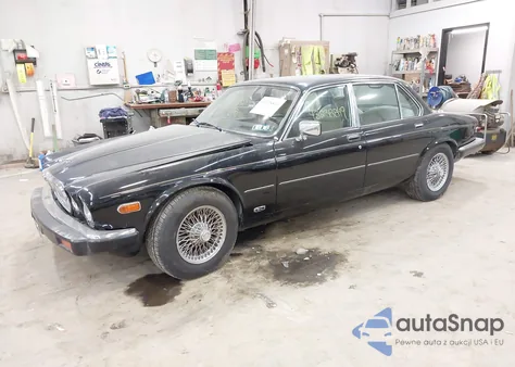 1984 Jaguar Xj6 Vanden Plas z USA, uszkodzony, nr VIN SAJAY1343EC381772
